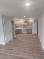 Building Photo - 1313 Elm St