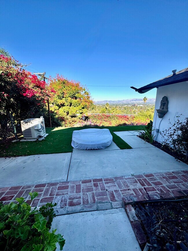 Building Photo - 4624 Gable Dr