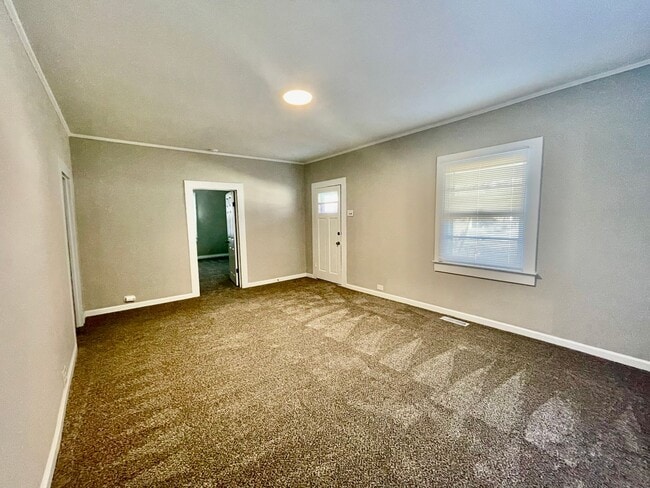 Building Photo - Welcome to this charming 3-bedroom, 1-bathroom home located in the vibrant community of Rockhill, SC