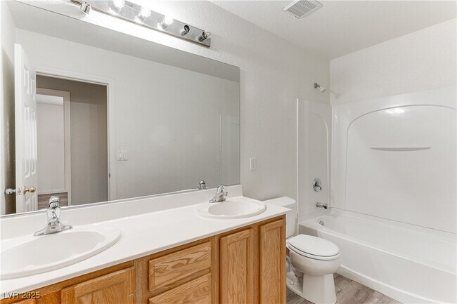 Building Photo - 5614 Midnight Breeze St