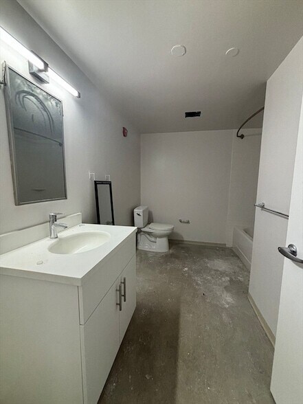 Building Photo - 88 Gerrish Ave