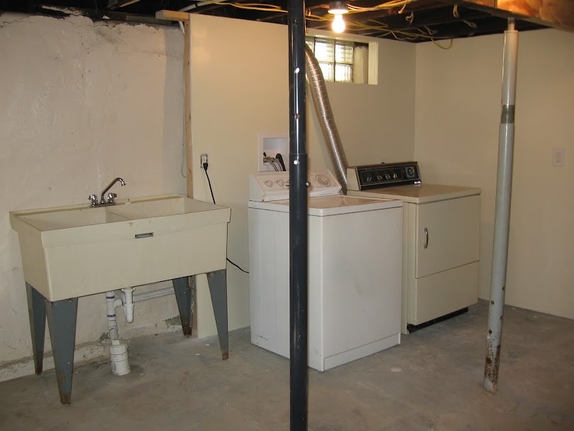 Building Photo - 946 Buena Vista Boulevard