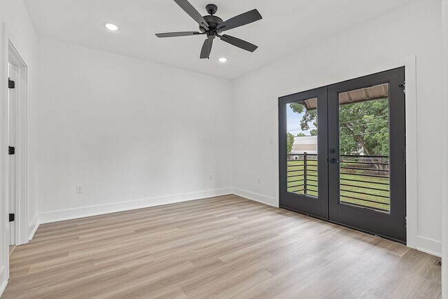 Building Photo - Edge Luxury Townhomes