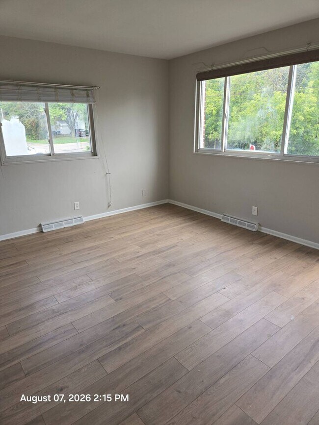 Building Photo - 1455 Struble Ave NE