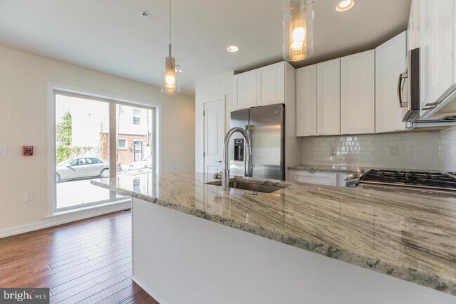 Building Photo - 3401 Hamilton St