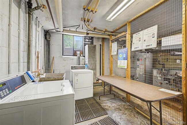 Building Photo - 1190 N Clermont St Pkwy