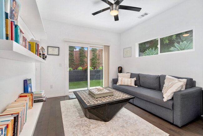 Building Photo - 3218 Ibis St