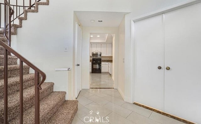 Building Photo - 6011 E Queens Dr