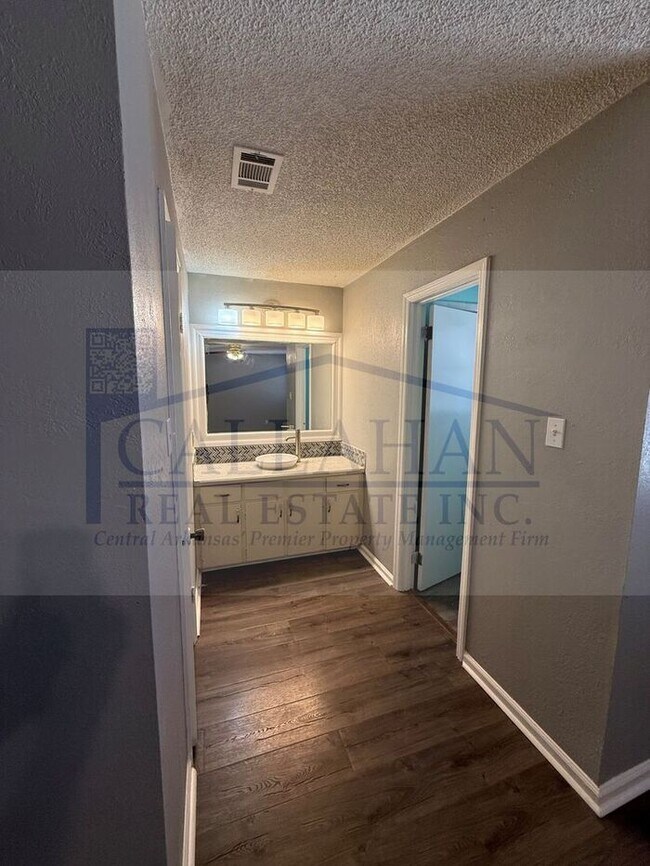 Building Photo - 4 Bedroom Home in Mabelvale