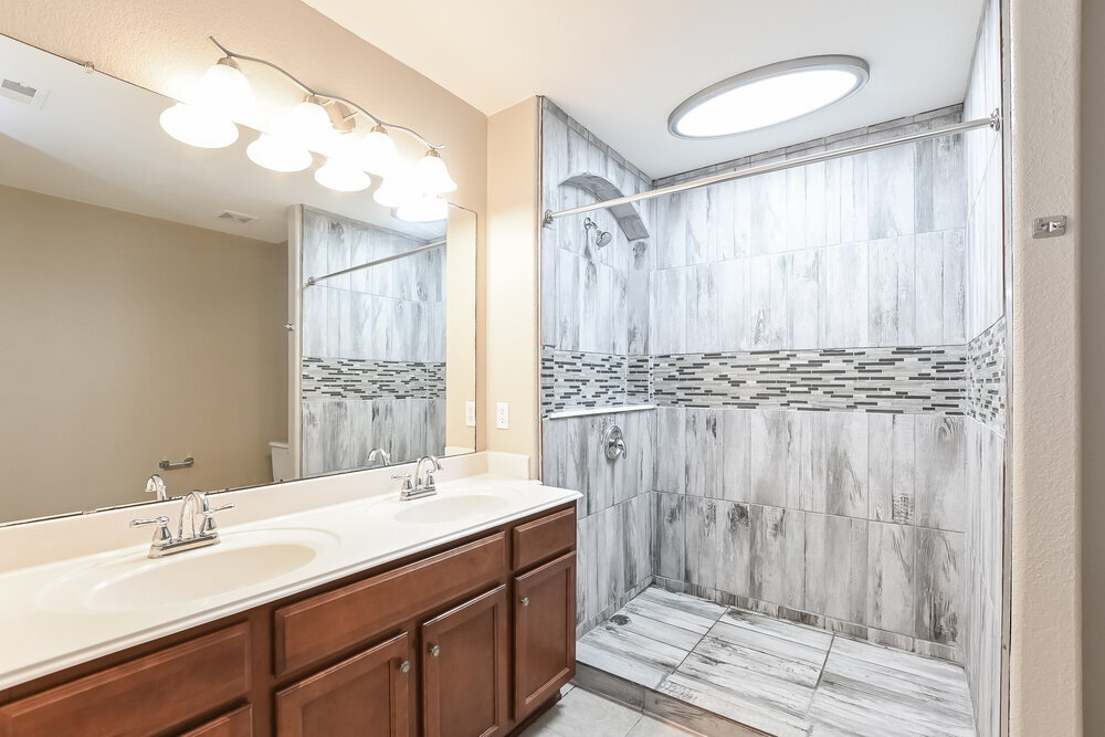 Building Photo - 376 Henry St