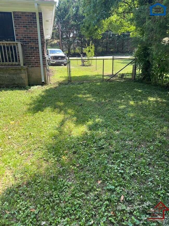 Building Photo - 1231 Helena Dr