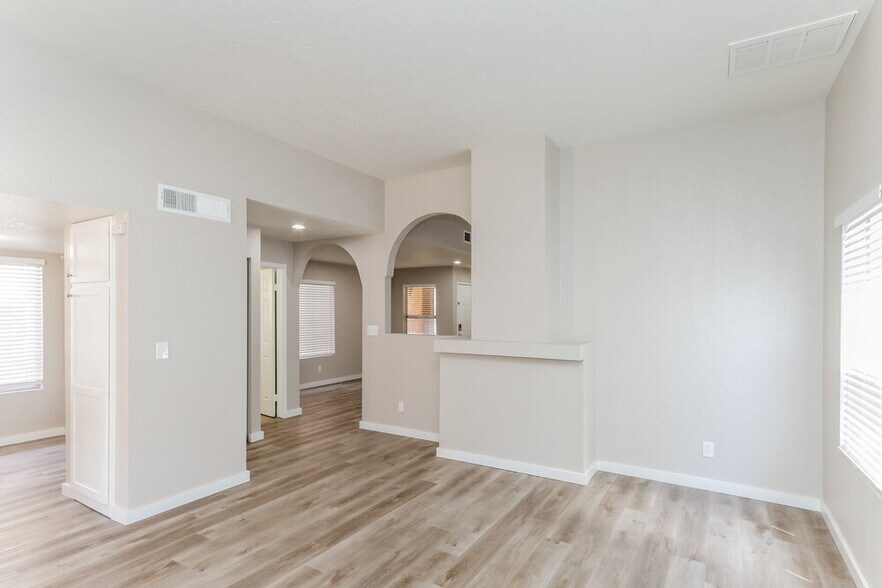 Building Photo - 1635 Keena Dr