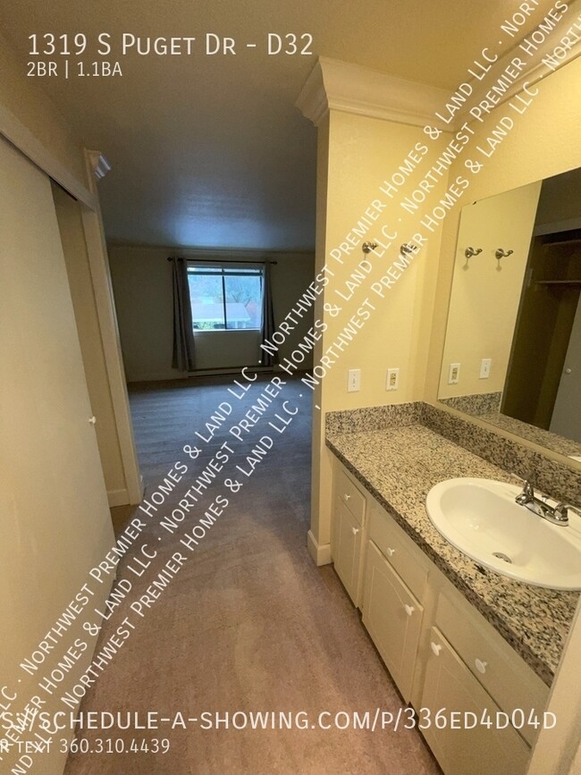 Building Photo - Sunset Ridge 2 Bedroom Condo D32