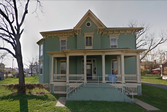 Building Photo - 1 bed, 1 bath apartment for rent in Downtown Harrisonburg!