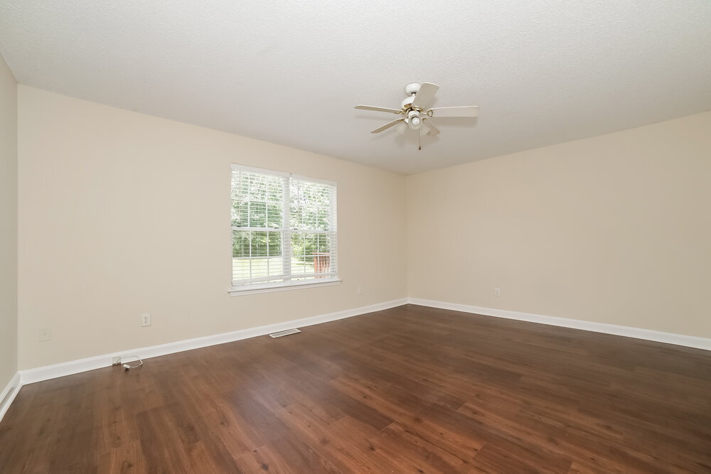 Building Photo - 83 Seals Dr