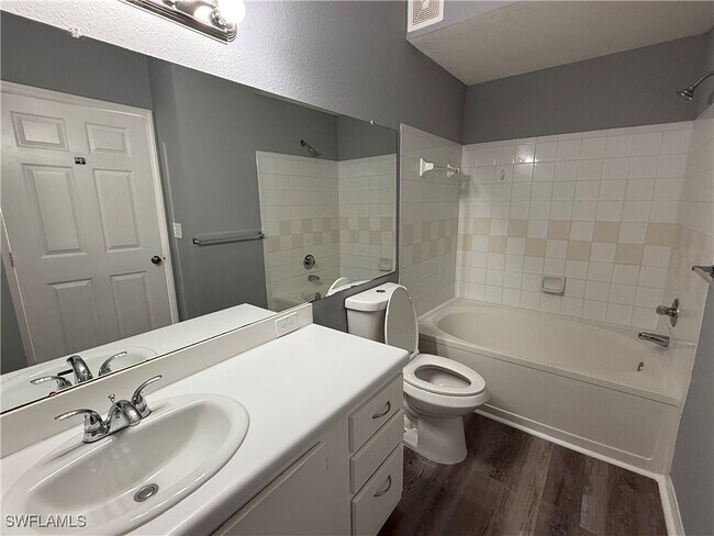 Building Photo - 11550 Villa Grand