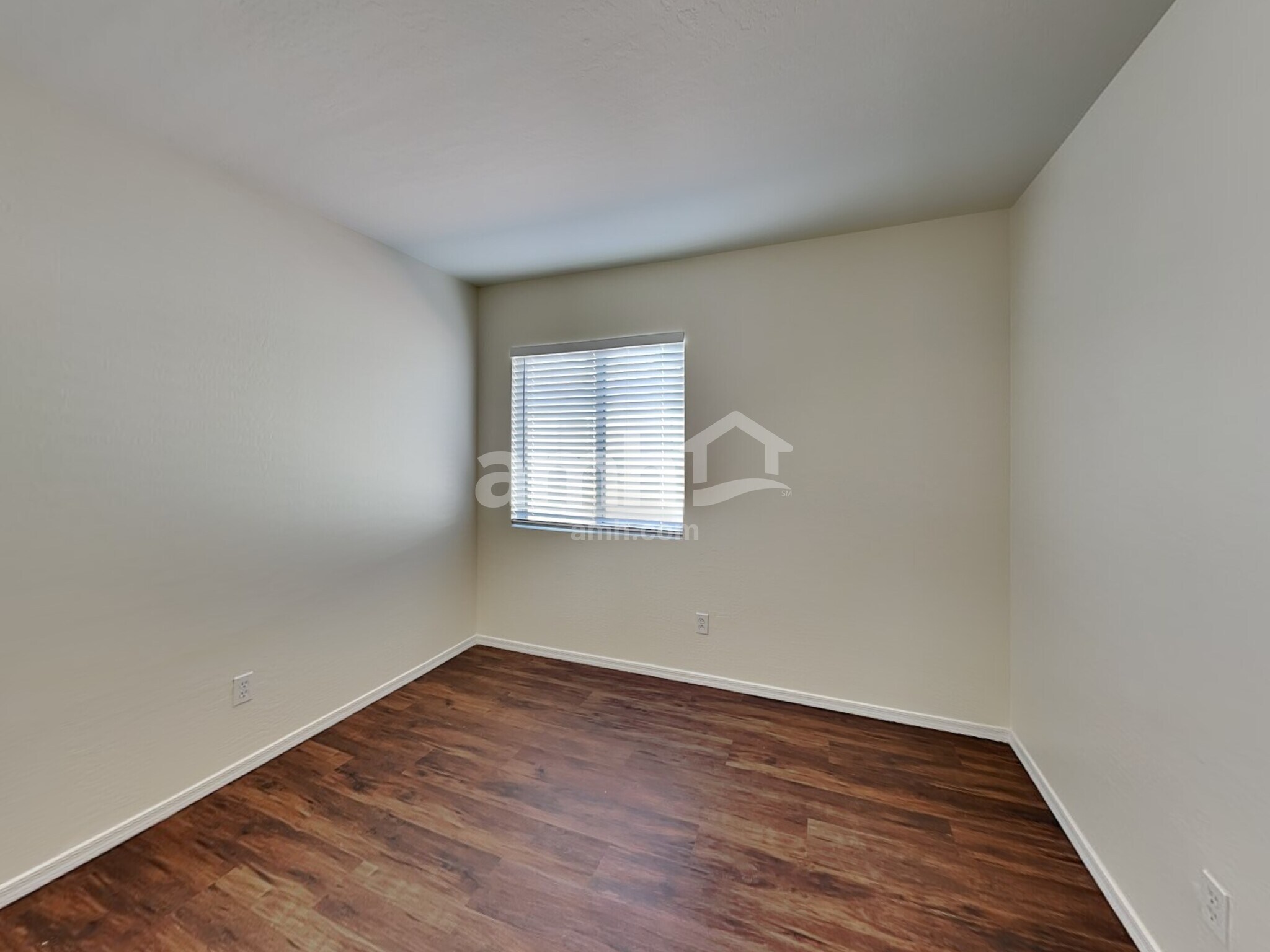 Building Photo - 12215 W Dahlia Dr