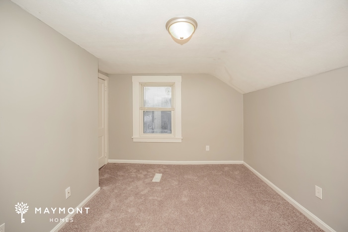 Building Photo - 7064 Barton Dr