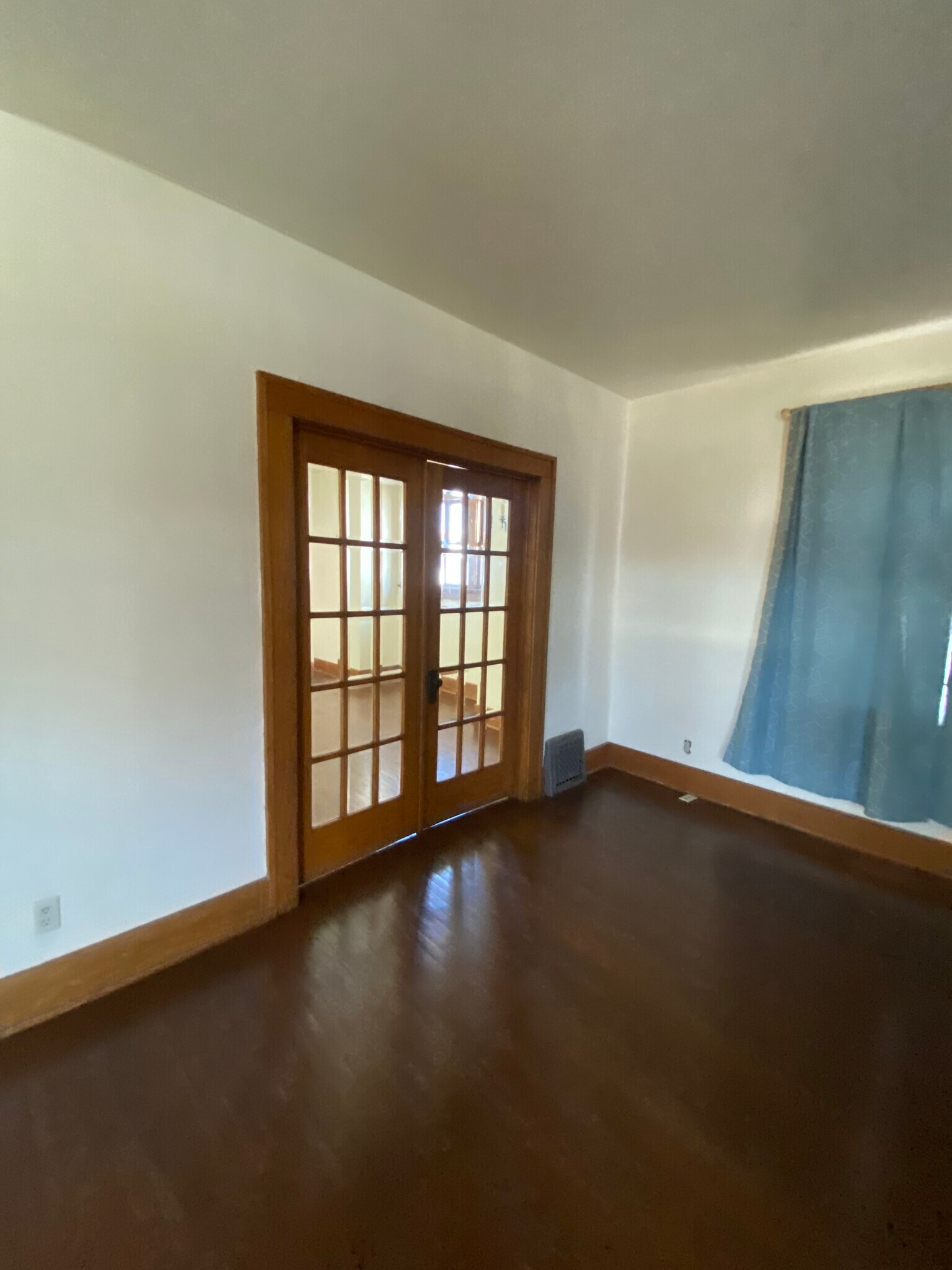 Building Photo - 2708 Hoagland Ave