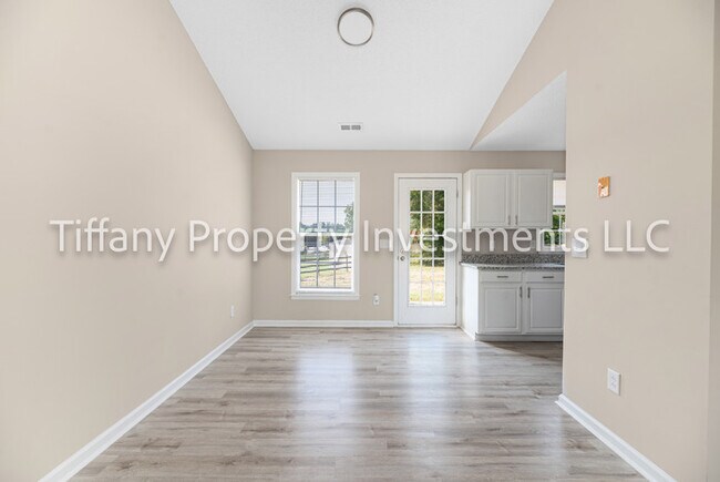 Building Photo - 2427 Hunters Way