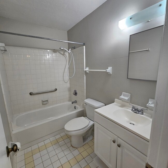Building Photo - 3687 Donovan Dr