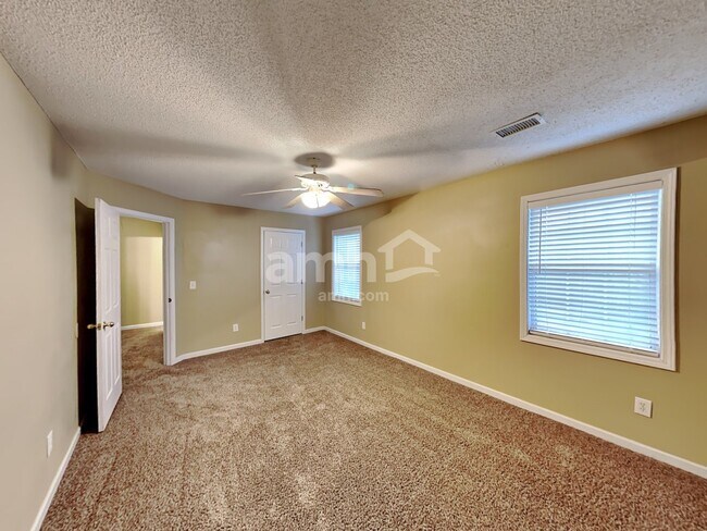 Building Photo - 2020 Foster Dr