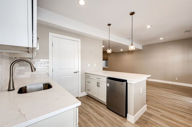 Building Photo - Beautiful 5bd 4ba single family home for rent in desirable Highlands Ranch CO 80103