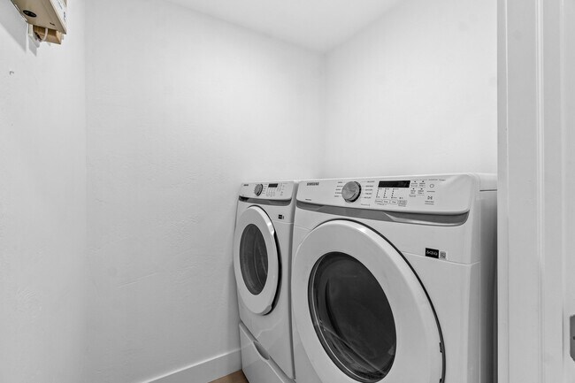 Building Photo - 5097 Windsor Parke Dr