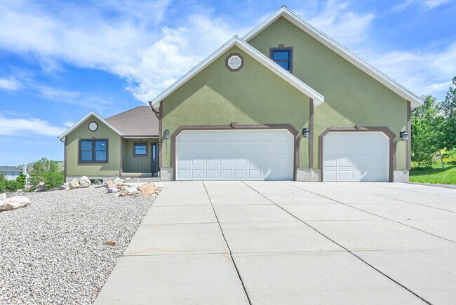 Building Photo - 5108 E Wolf Rdg Cir