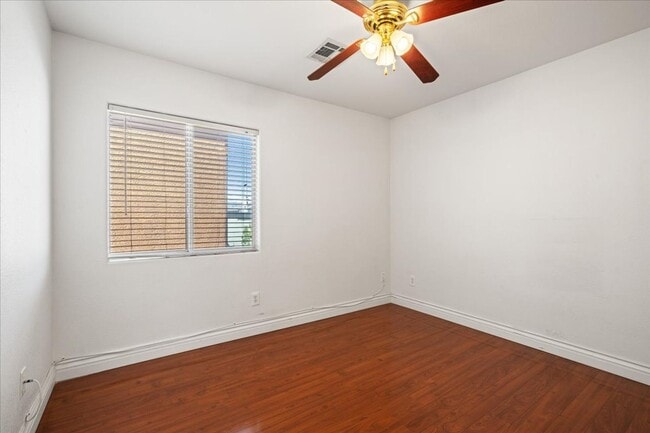 Building Photo - Elegant 3 Bedroom Home with Gourmet Kitchen, Office, & Landscaped Backyard