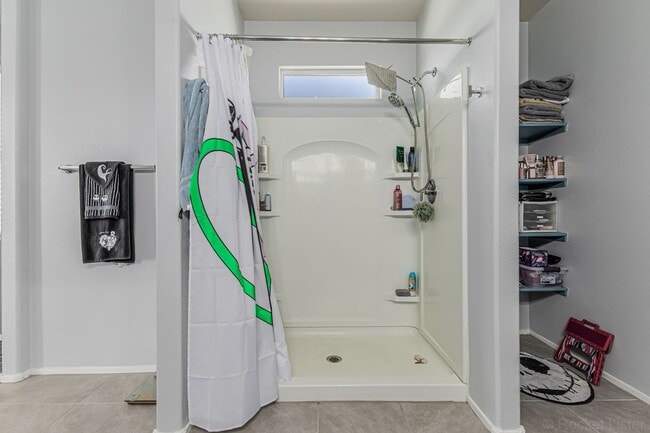 Building Photo - 5 Bedroom home in Maricopa