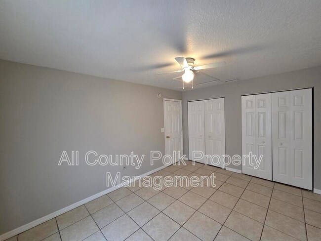 Building Photo - 1212 Fairway Dr