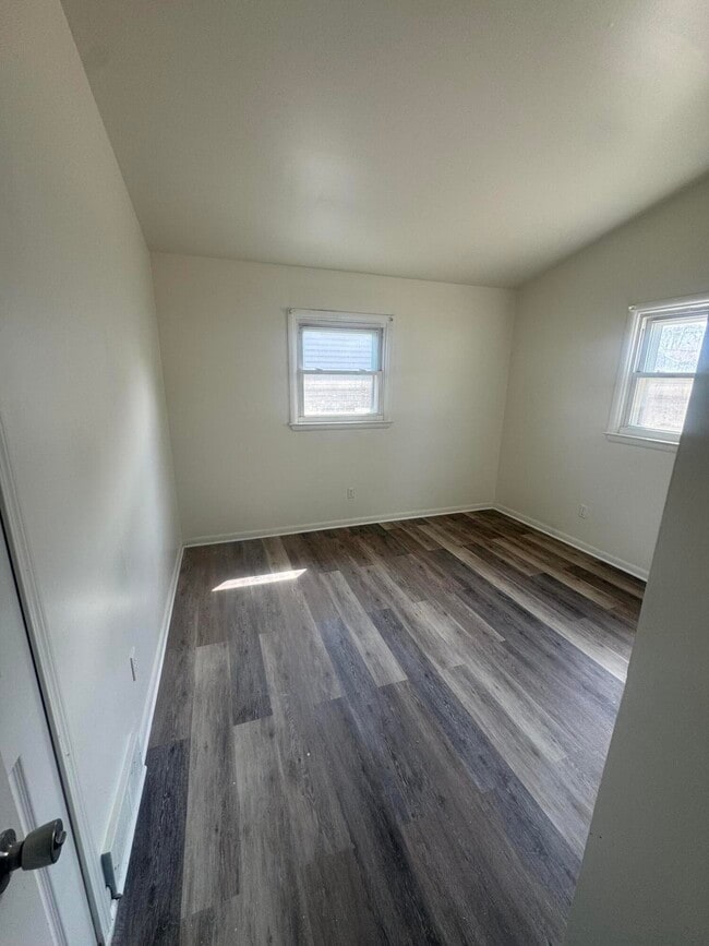 Building Photo - 6206 Beech Daly Rd