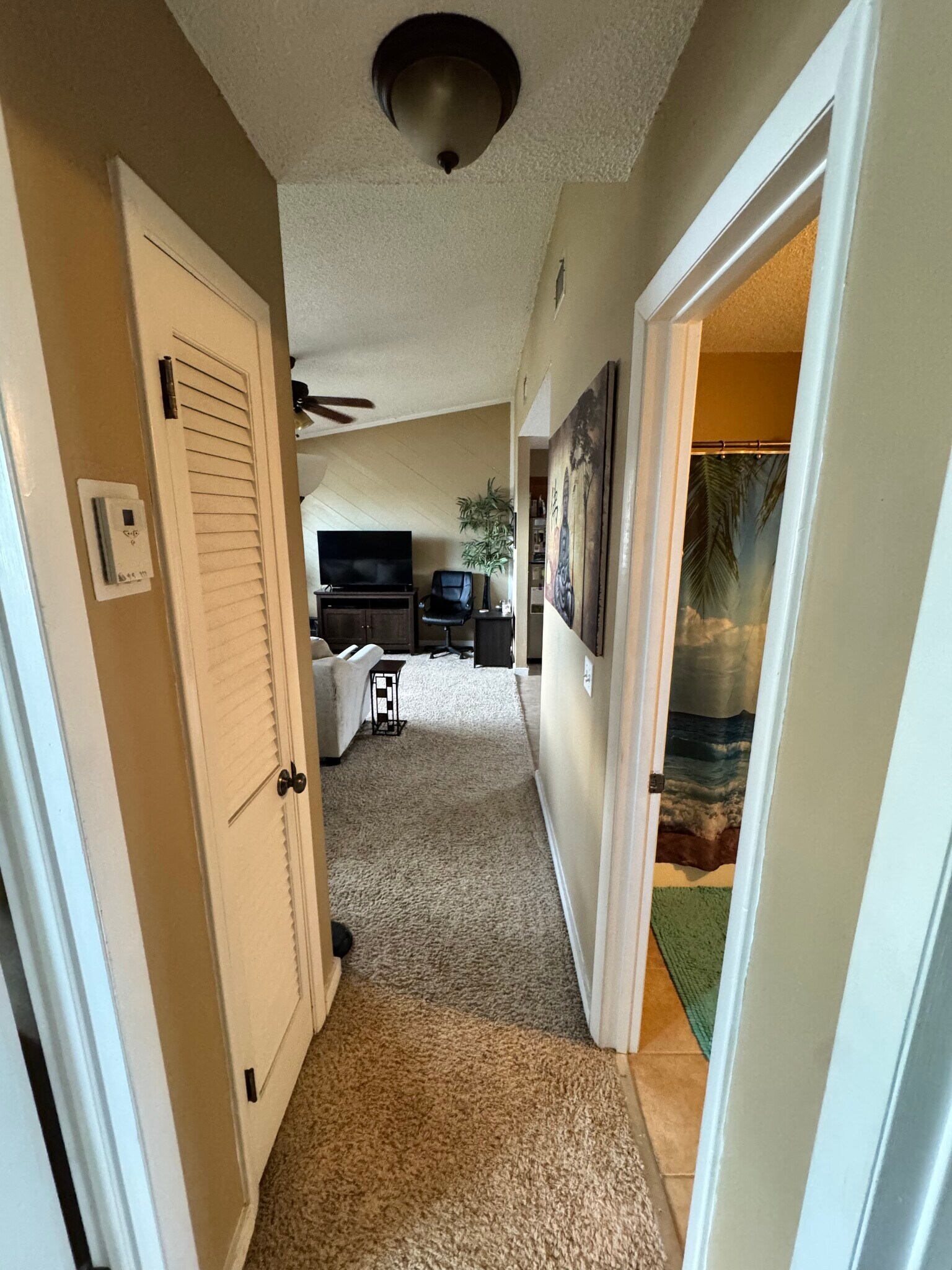 Building Photo - 5204 Beach Dr