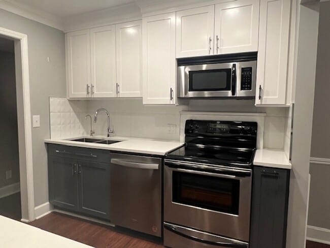 Building Photo - Spacious 2-bedroom, 2-bath condominium offering