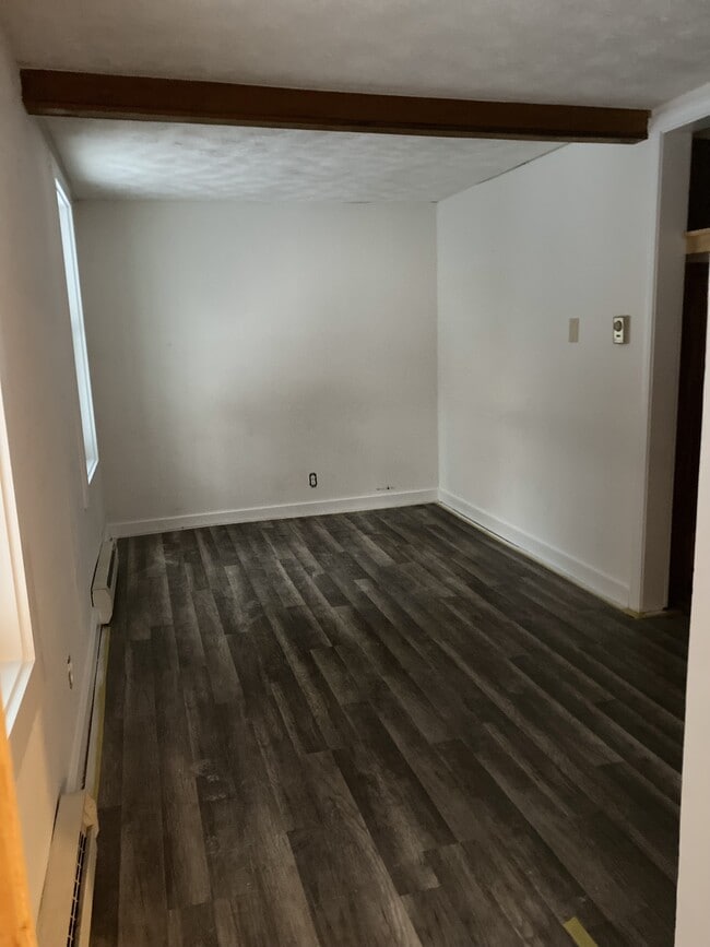 Building Photo - 2 Fox Ln