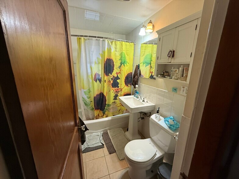 Building Photo - 20 Birch Rd