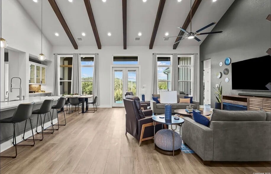 Building Photo - 1032 Clear Water Cyn