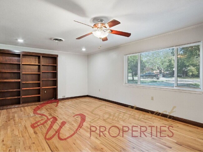 Building Photo - Spacious 4 Bed, 3 Bath Home - Perfect for Family or Student Living!