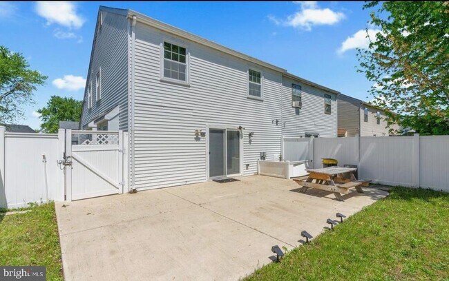 Building Photo - 64 Hampton Gate Dr