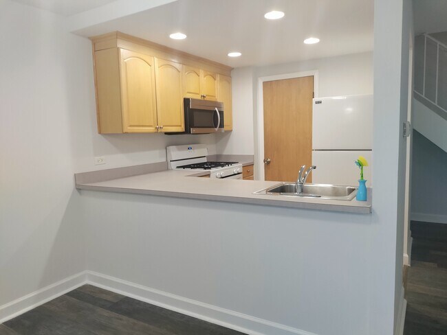 Building Photo - 20 Cour Masson