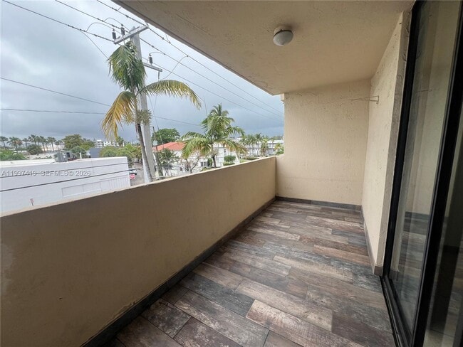 Building Photo - 7125 Bay Dr