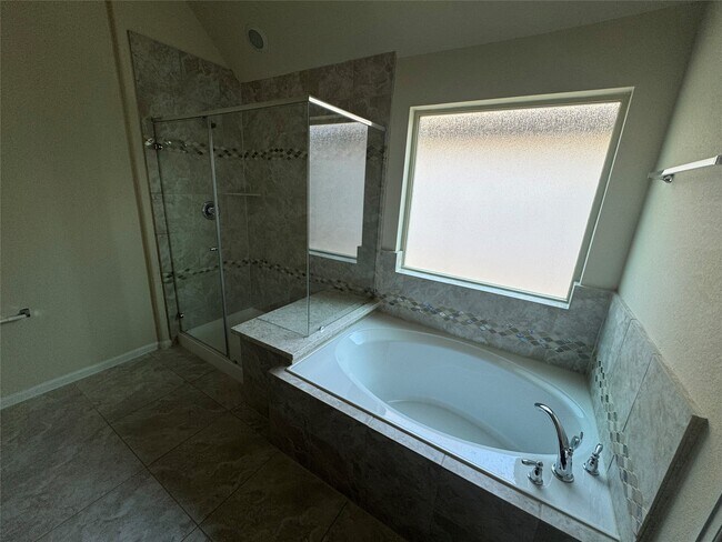 Building Photo - 10716 Addicks Oaks Pl