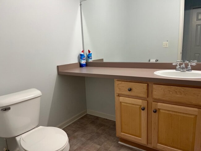 Building Photo - 2815 Barclay Way