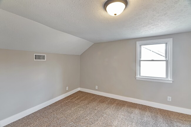 Building Photo - 416 Highland Ct