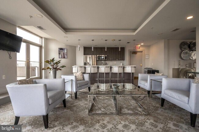 Building Photo - 3600 S Glebe Rd