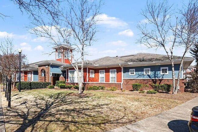 Building Photo - Beautiful 4-Bedroom End-Unit Townhome in West Cary | Open Floor Plan | Prime Location