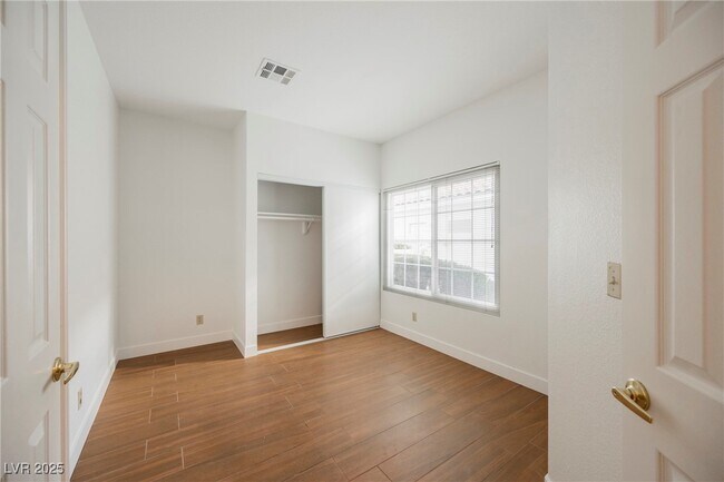 Building Photo - 7829 Ben Hogan Dr