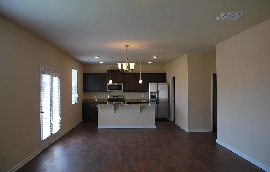 Building Photo - 79 Meadowlark Way