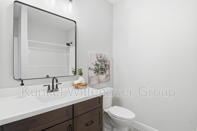 Building Photo - 837 Bushwood Way